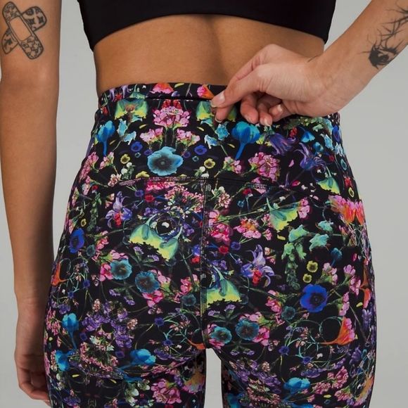 NWT Lululemon Sz2 Swift Speed HR Tight 28" Legging in Flowerscope Black Multi - Picture 4 of 13